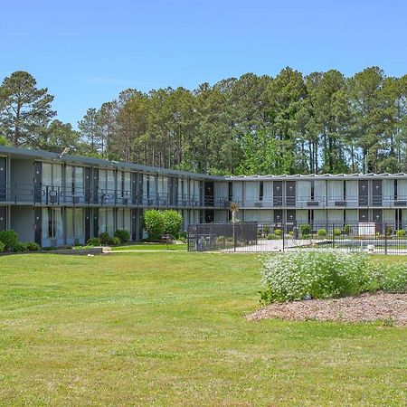 Masters Inn Selma Smithfield I-95 By Oyo Exterior foto